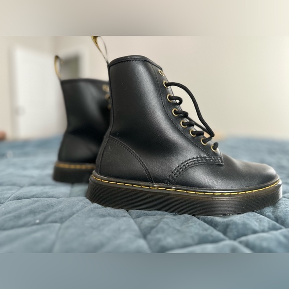 Dr. Martens - Picture 3 of 4